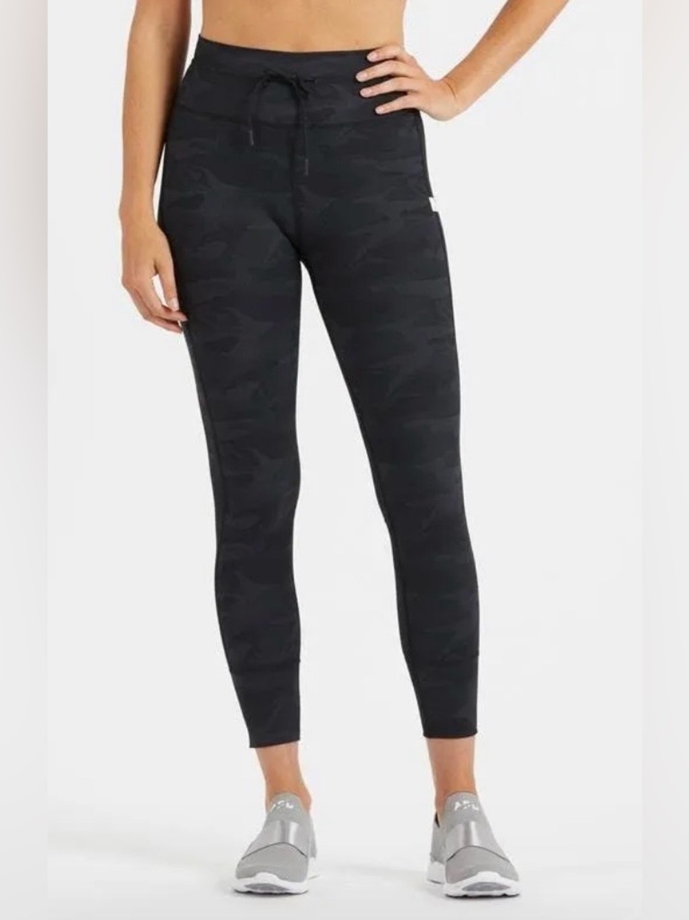 Vuori Daily Legging Black Camo – Women's Small